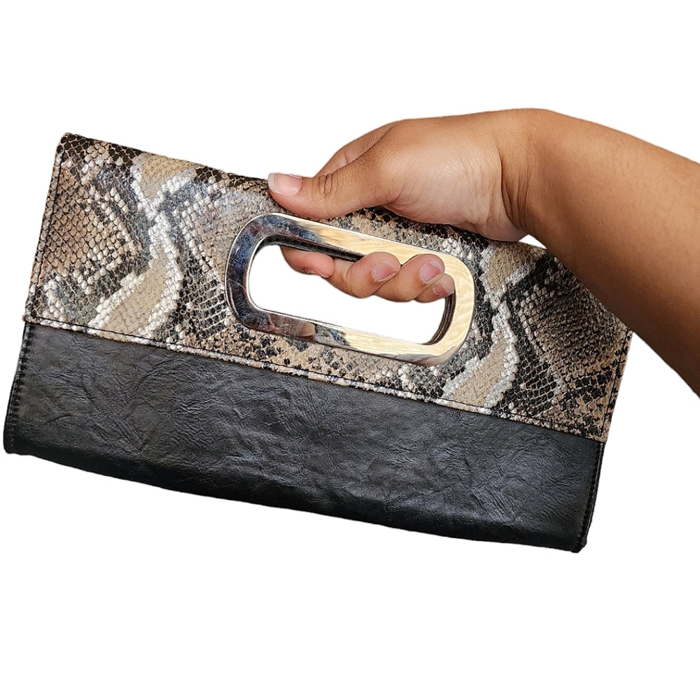 ☆Express Snakeskin Multicolored Clutch☆